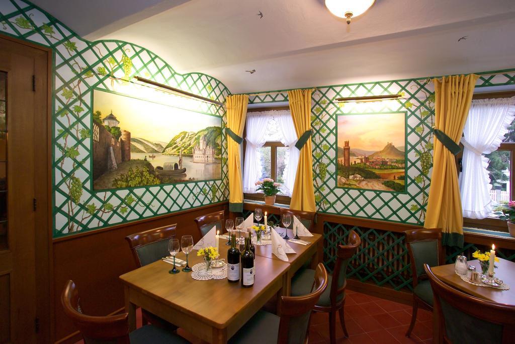 Gasthaus Weingut Stahl Oberwesel Esterno foto