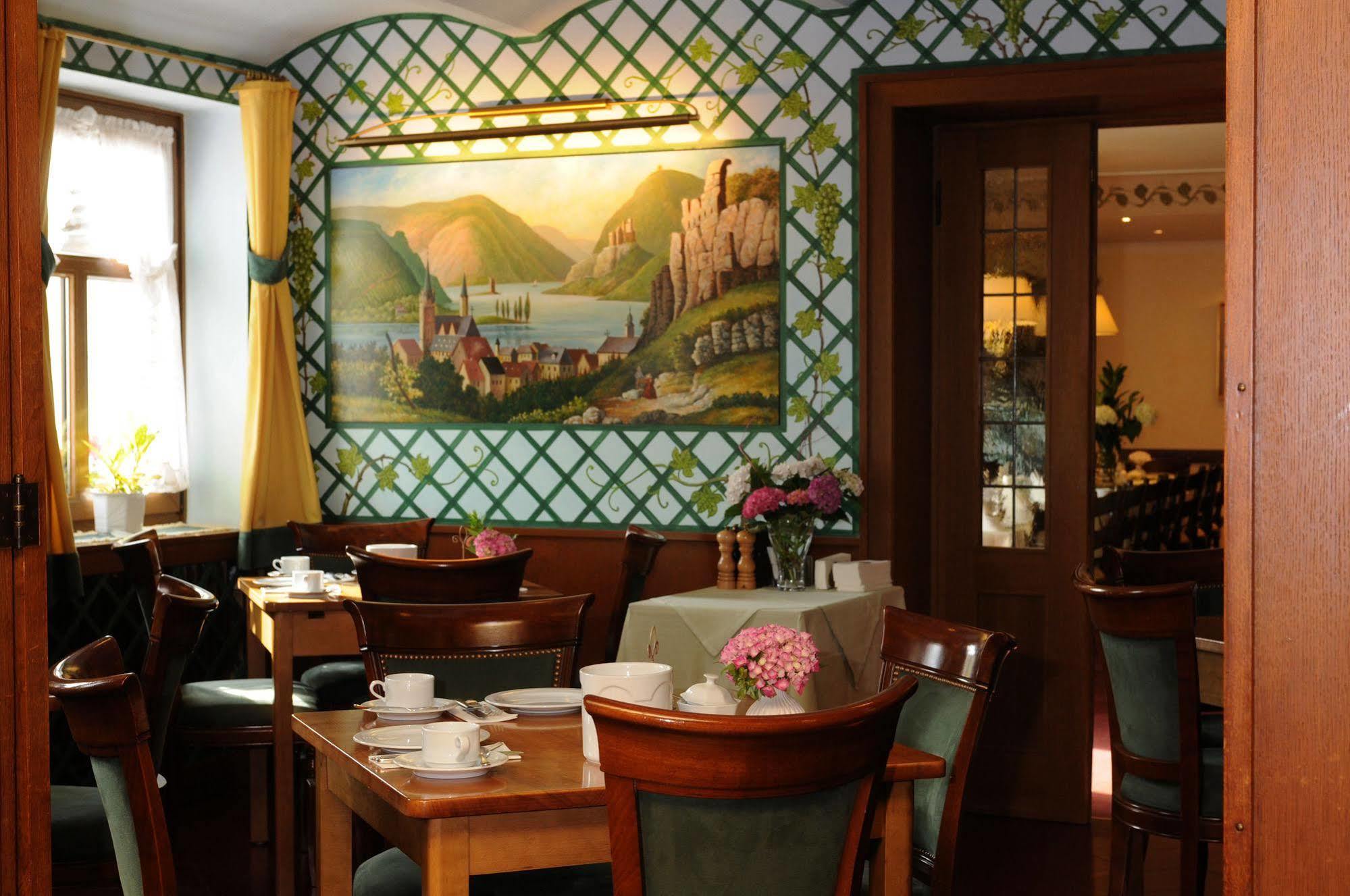 Gasthaus Weingut Stahl Oberwesel Esterno foto